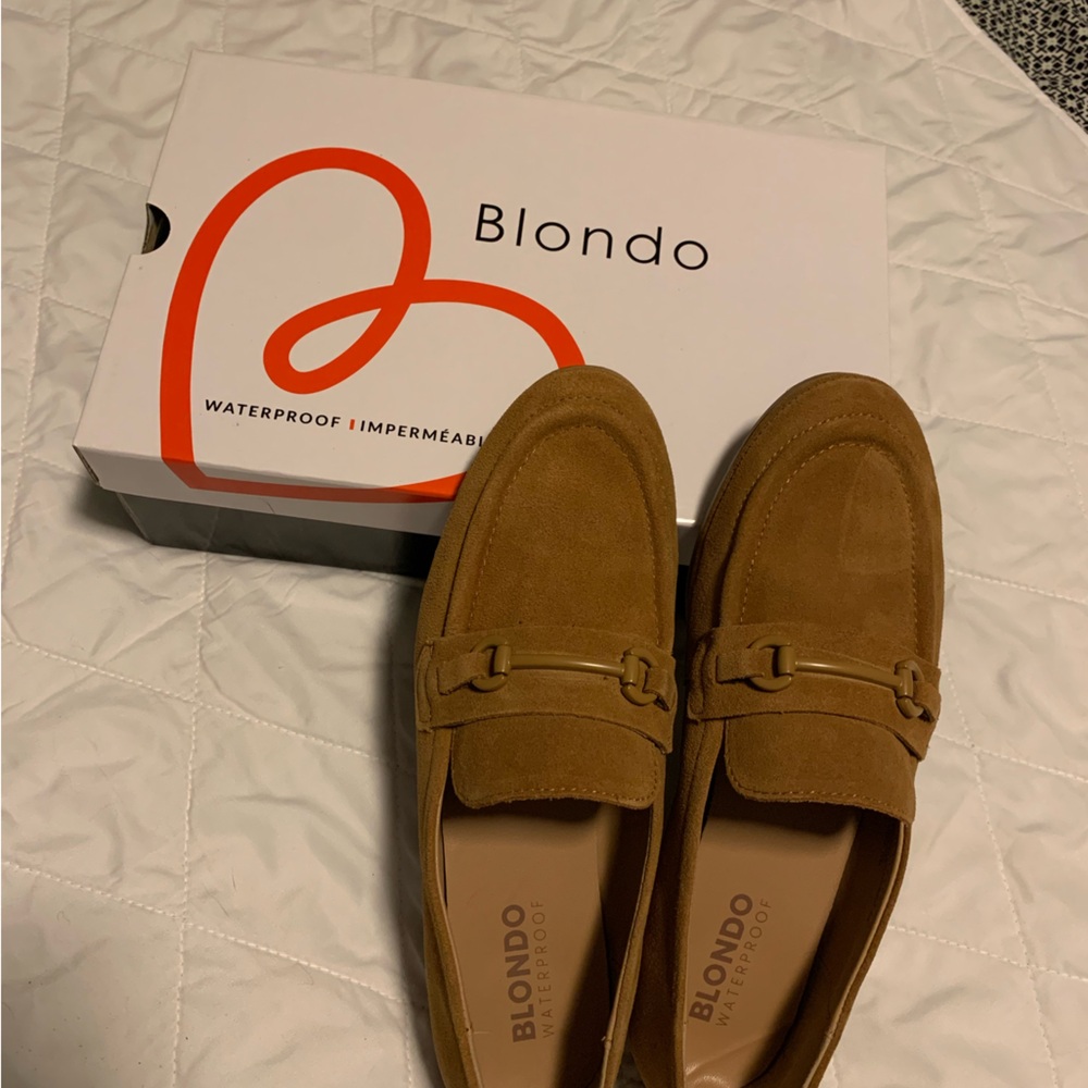 BLONDO Blaire Loafers.  Size 9, Color: Cognac